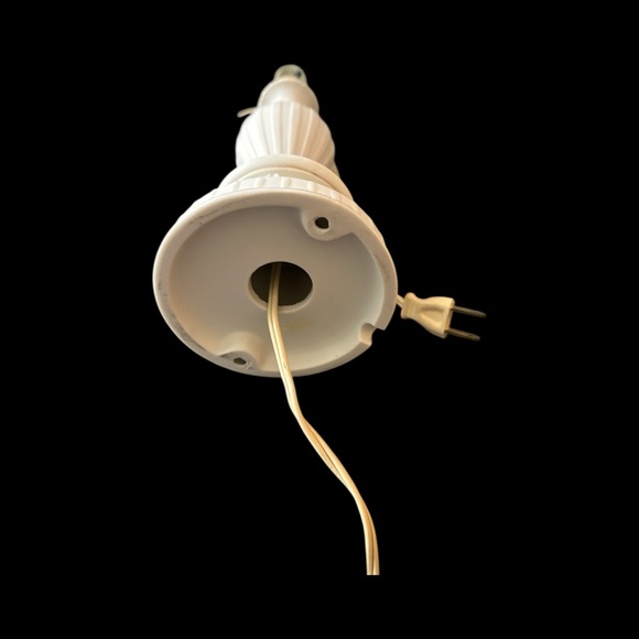 2 Lamps Victorian Mid-Century with Pink Fringe Shades Porcelain Base Flowers - Picture 11 of 16